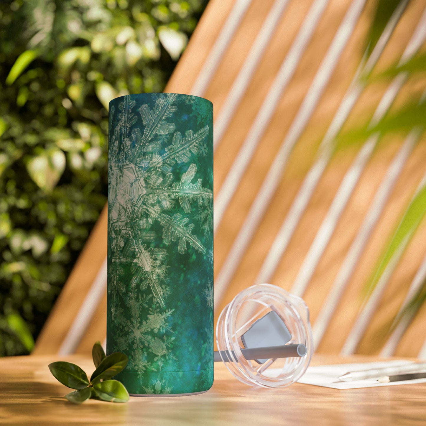 Emerald Green Snowflakes Maars Maker Skinny Matte Tumbler, 20oz