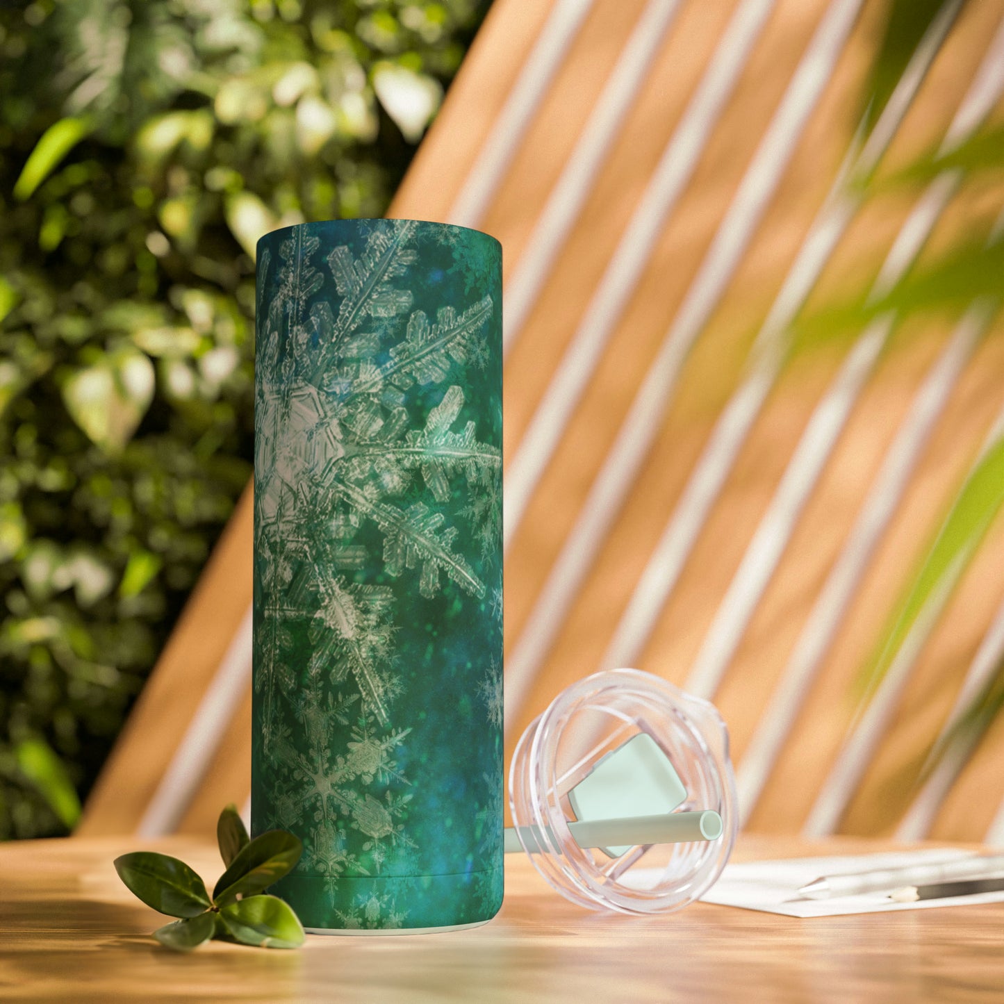 Emerald Green Snowflakes Maars Maker Skinny Matte Tumbler, 20oz